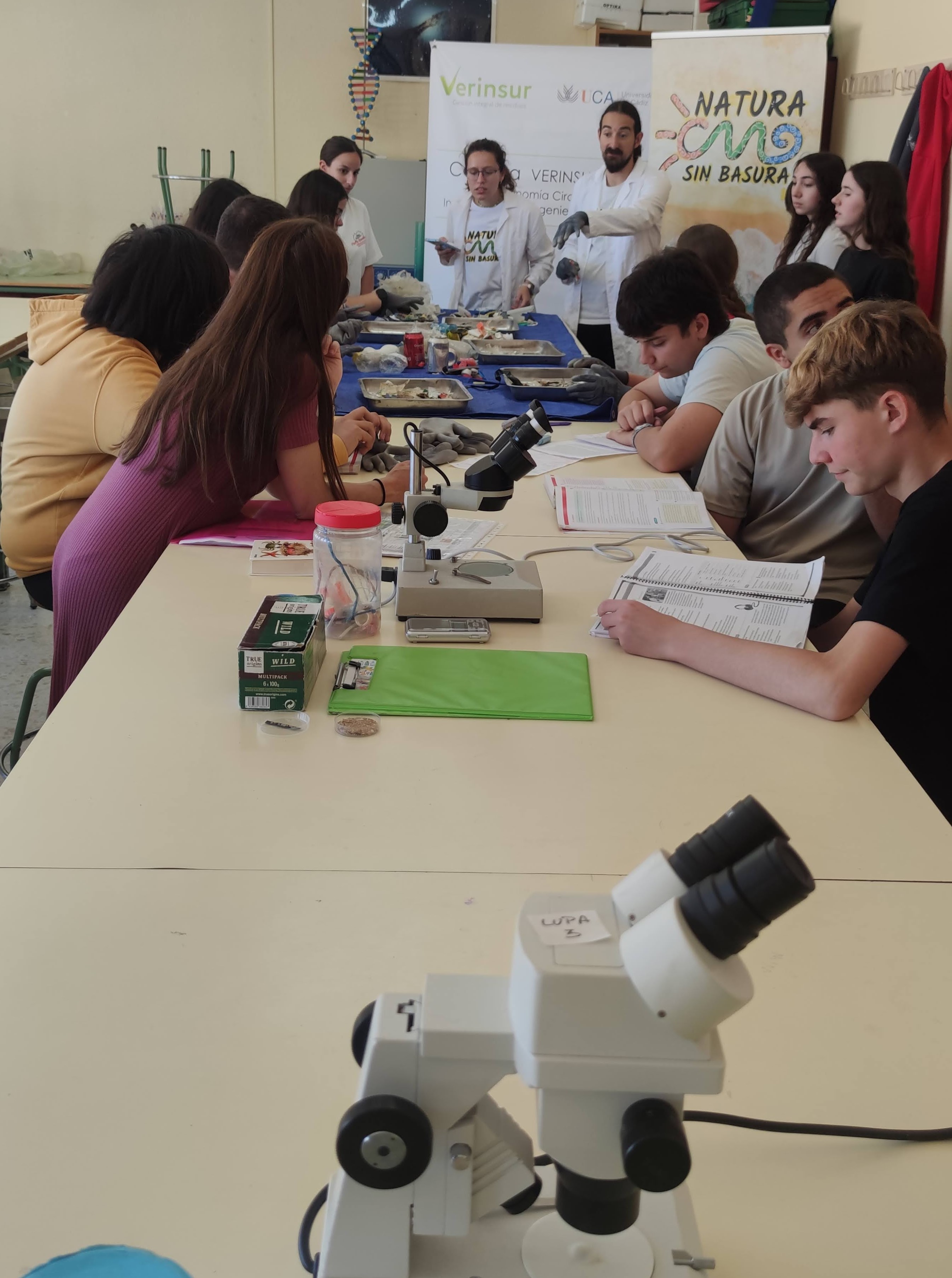 "Natura sin Basura" y el IES La Bahía promueven la educación ambiental en San Fernando con el apoyo de la Cátedra VERINSUR-UCA de Economía Circular e Investigación en Ingeniería Ambiental