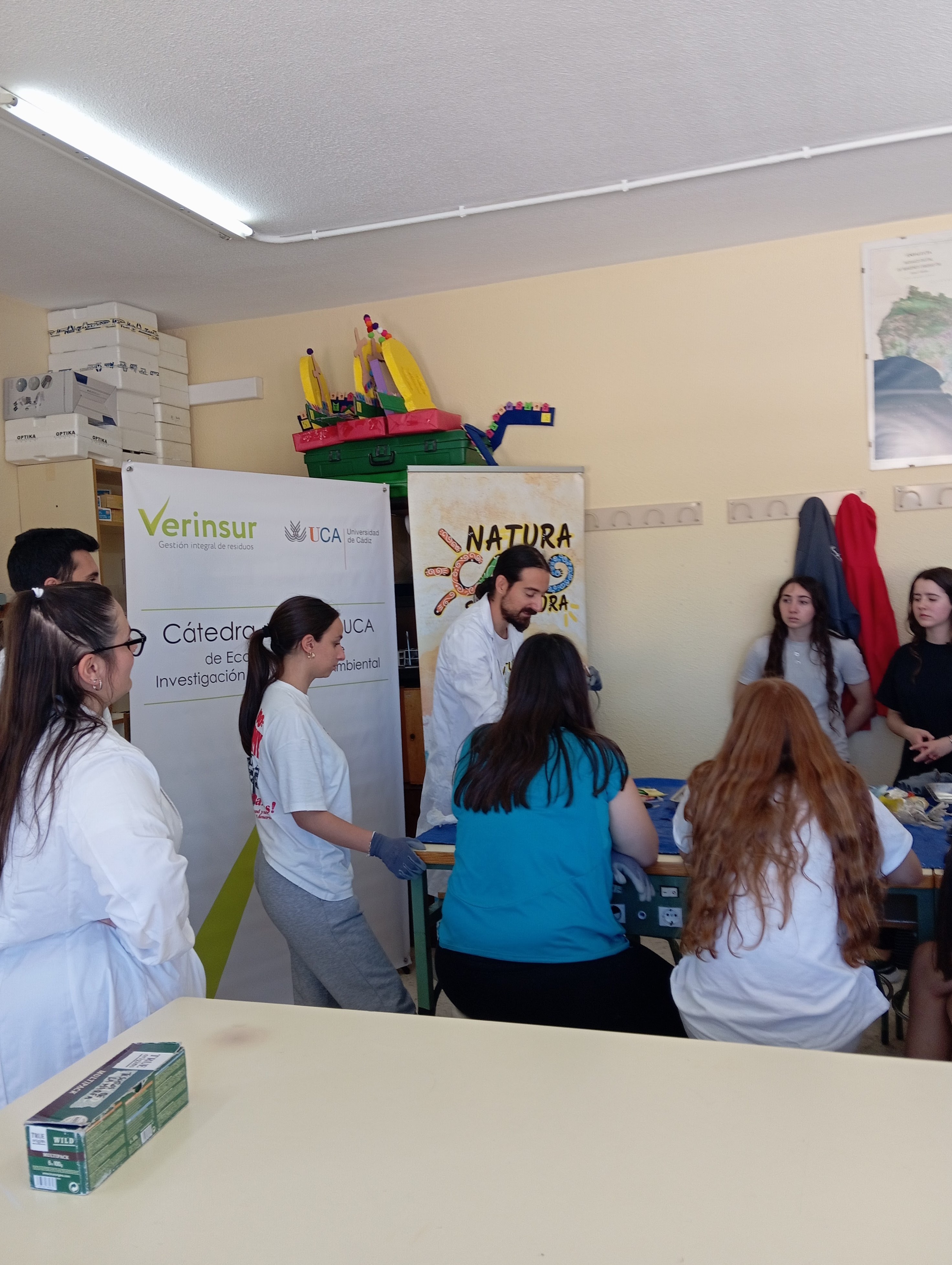 "Natura sin Basura" y el IES La Bahía promueven la educación ambiental en San Fernando con el apoyo de la Cátedra VERINSUR-UCA de Economía Circular e Investigación en Ingeniería Ambiental