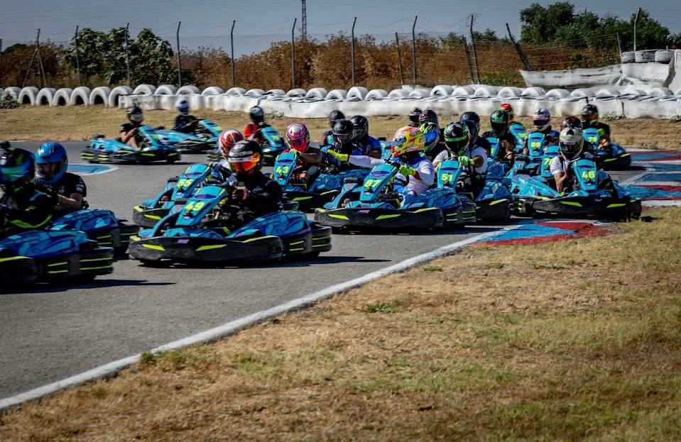 VERINSUR impulsa la carrera del joven piloto portuense Adrián Márquez