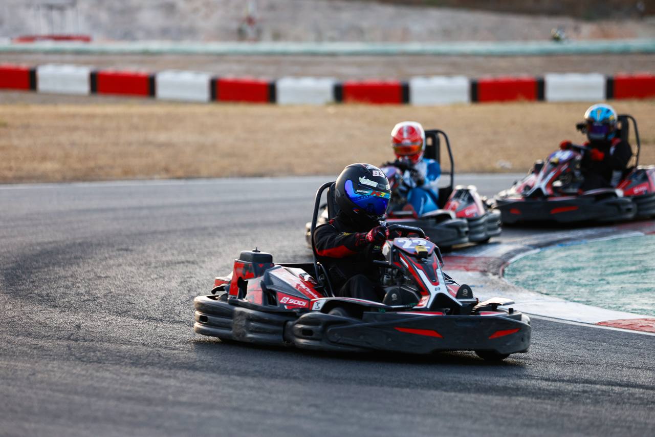 VERINSUR impulsa el ascenso de Adrián en el karting profesional