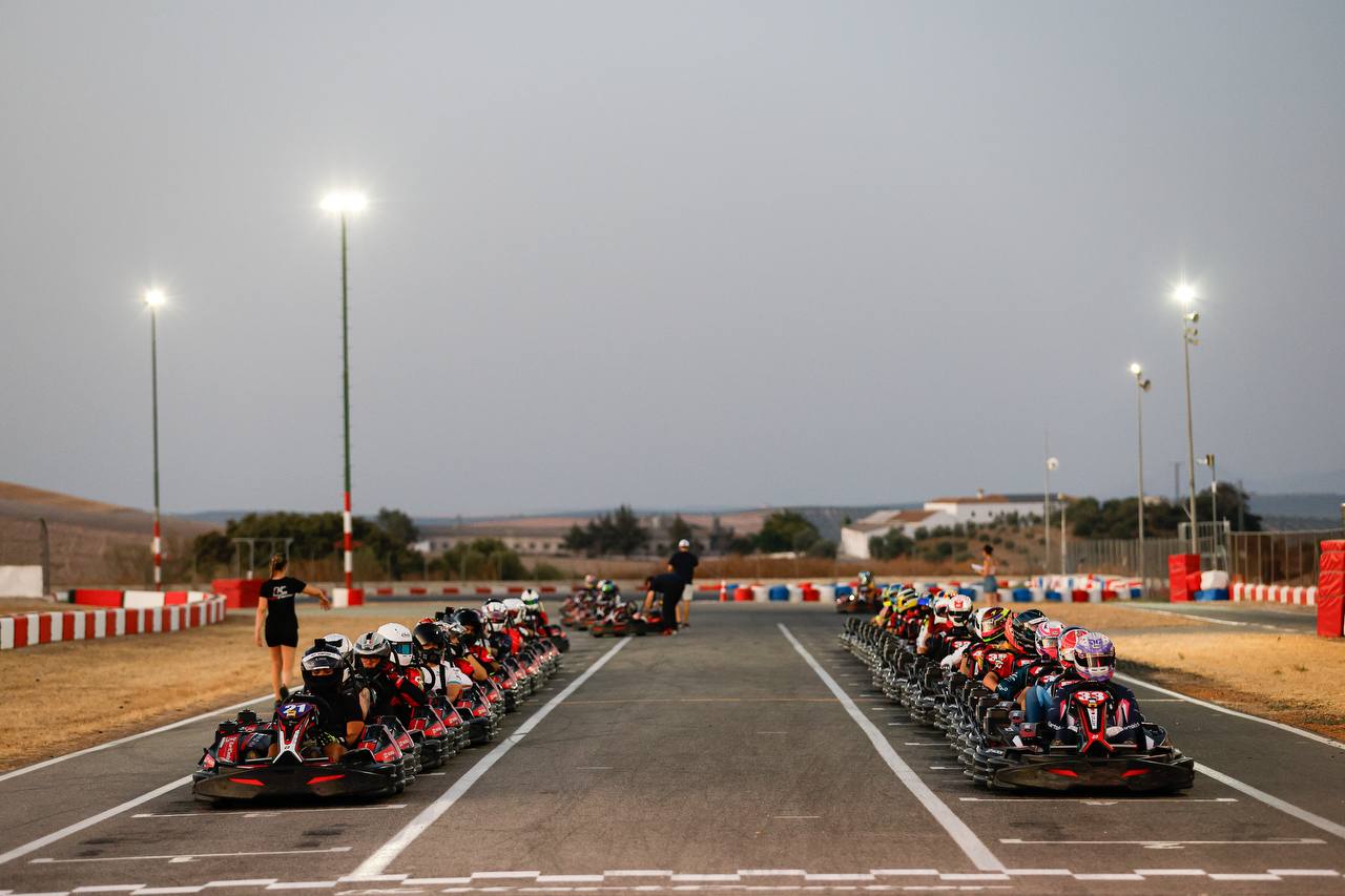 VERINSUR impulsa el ascenso de Adrián en el karting profesional